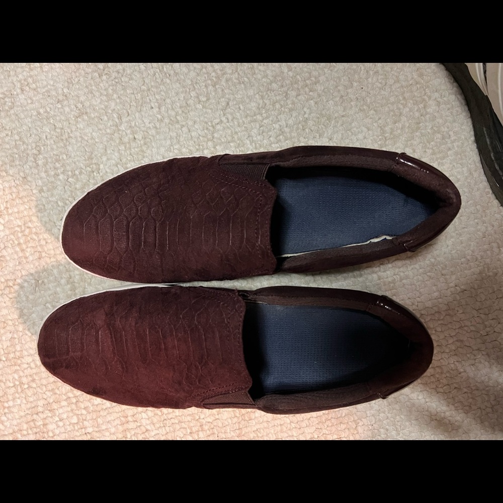 Dr. Scholl burgundy slip on